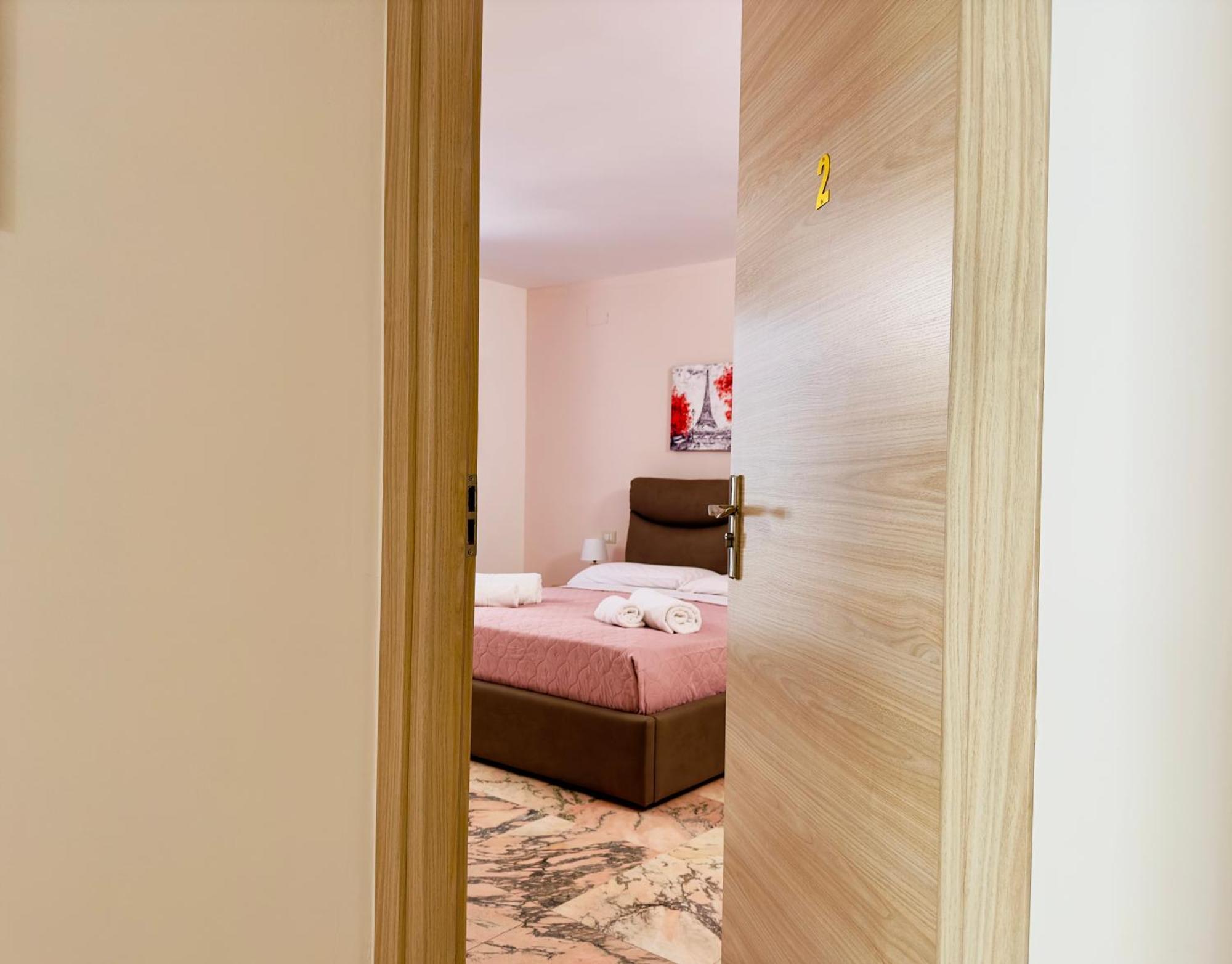 Unique Rooms In Centro Citta Bagno Privato E Climatizzatore Ragusa Dış mekan fotoğraf