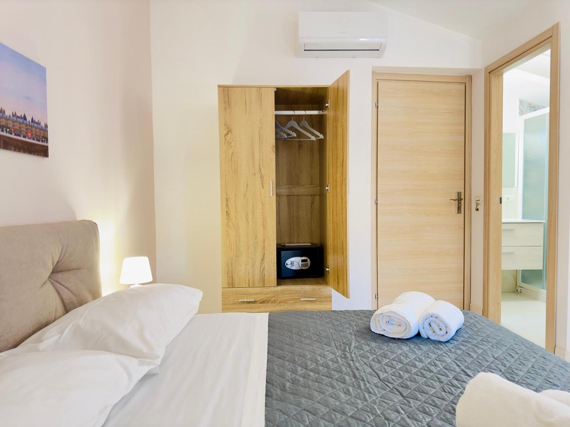 Unique Rooms In Centro Citta Bagno Privato E Climatizzatore Ragusa Dış mekan fotoğraf