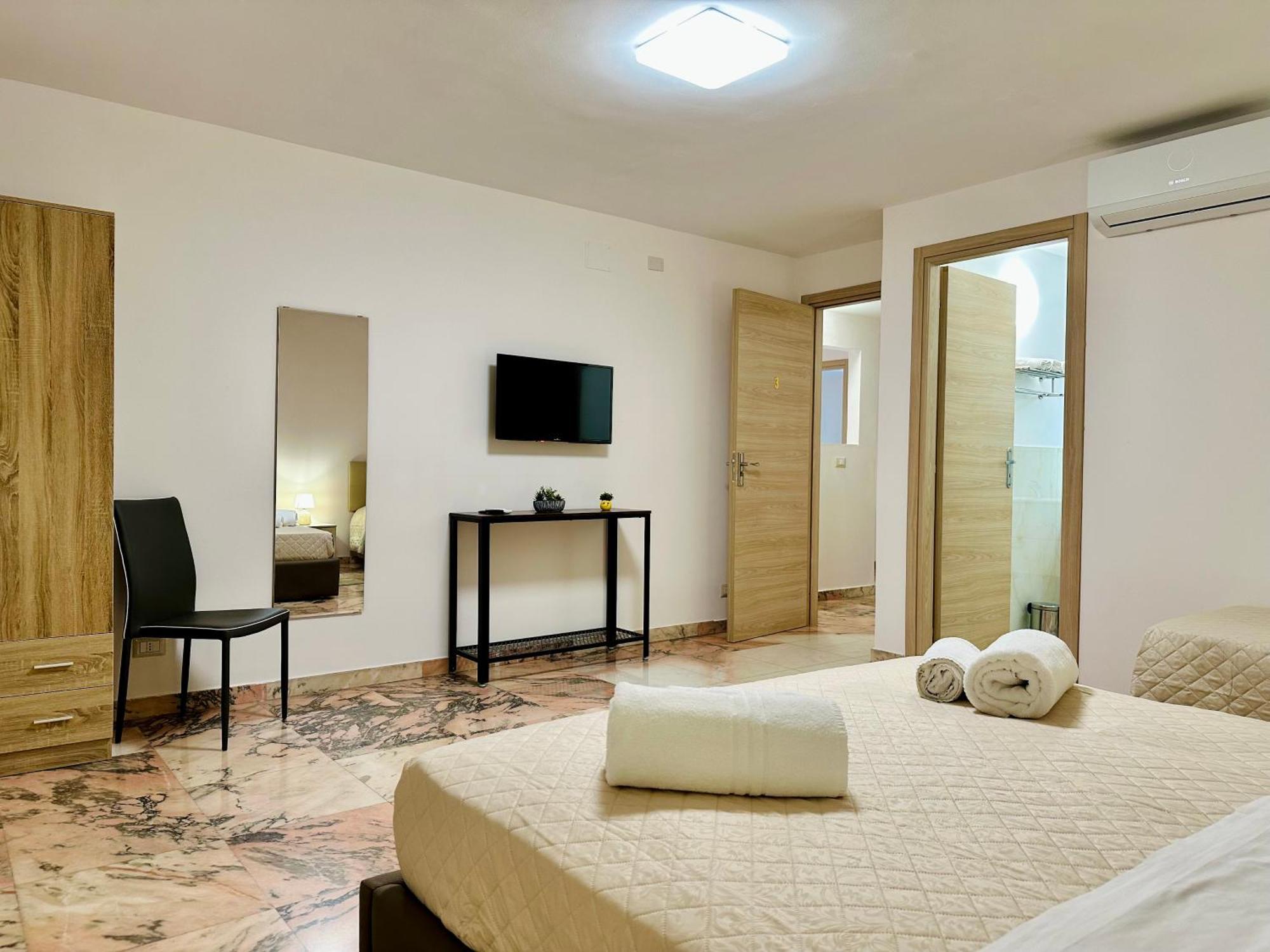 Unique Rooms In Centro Citta Bagno Privato E Climatizzatore Ragusa Dış mekan fotoğraf