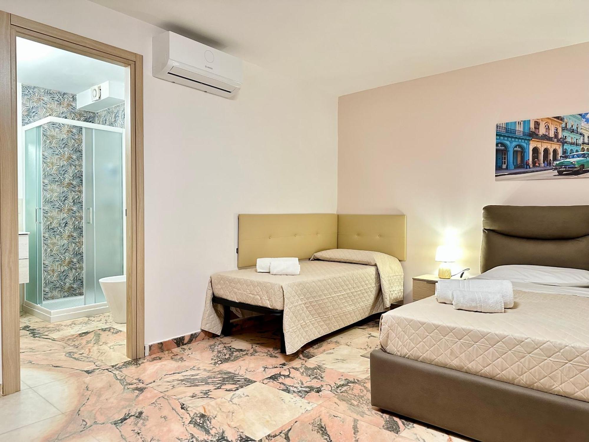 Unique Rooms In Centro Citta Bagno Privato E Climatizzatore Ragusa Dış mekan fotoğraf
