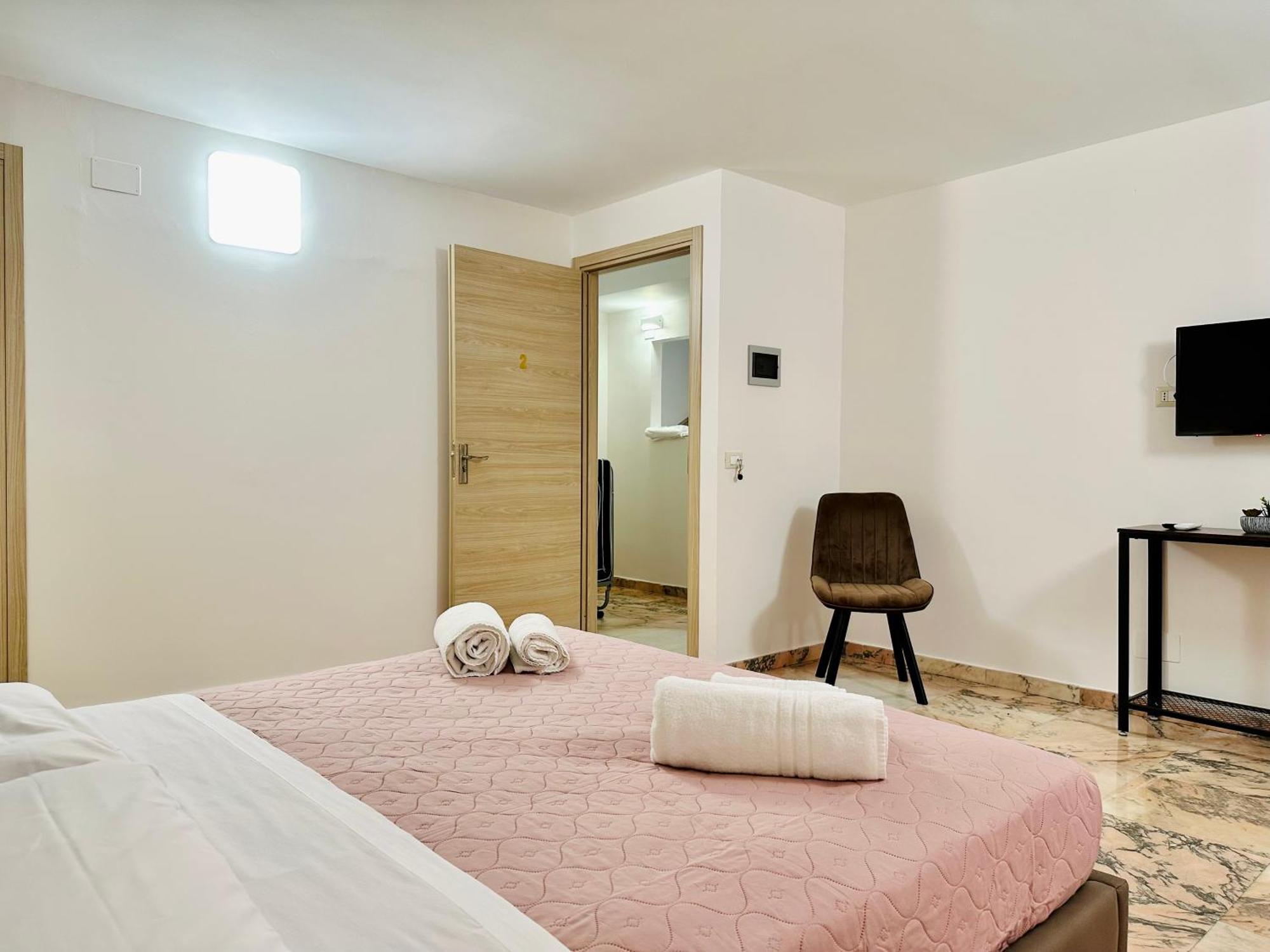 Unique Rooms In Centro Citta Bagno Privato E Climatizzatore Ragusa Dış mekan fotoğraf