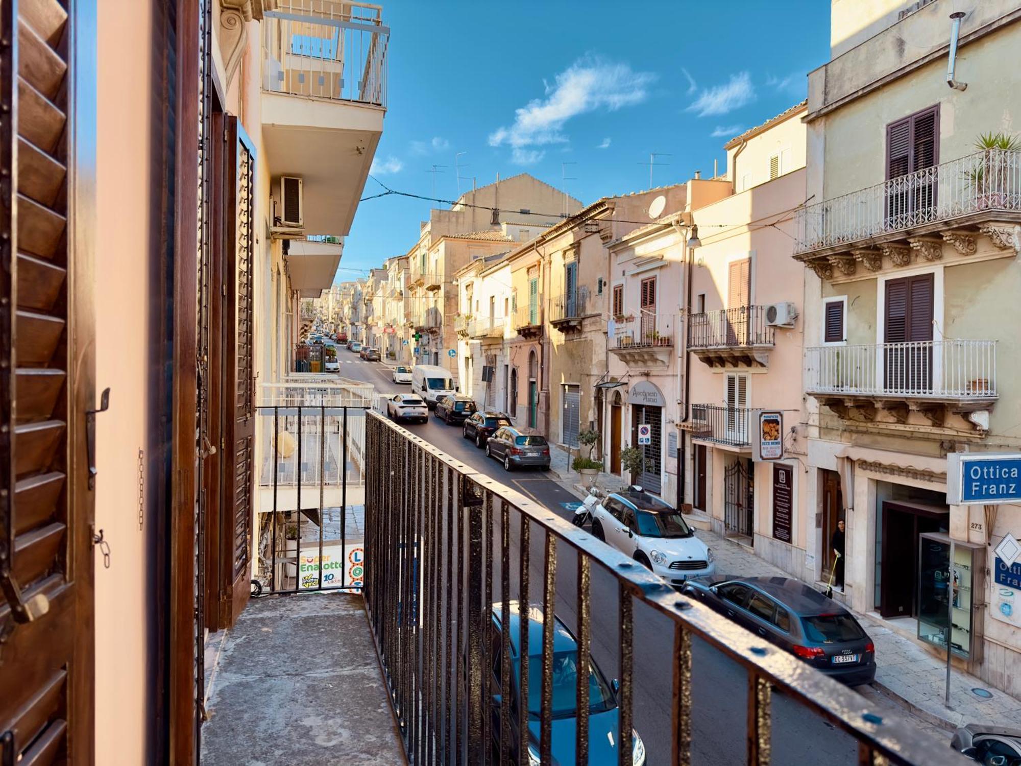 Unique Rooms In Centro Citta Bagno Privato E Climatizzatore Ragusa Dış mekan fotoğraf